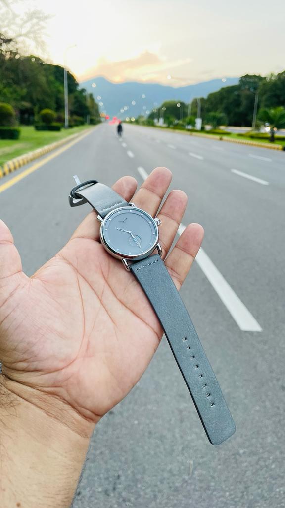 Stella - The Minimalist Two-Hand Leather Strap Watch– RIGOUT